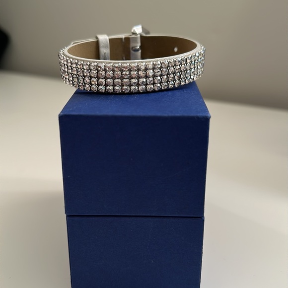 Swarovski adjustable silver leather wrap bracelet - Picture 3 of 7